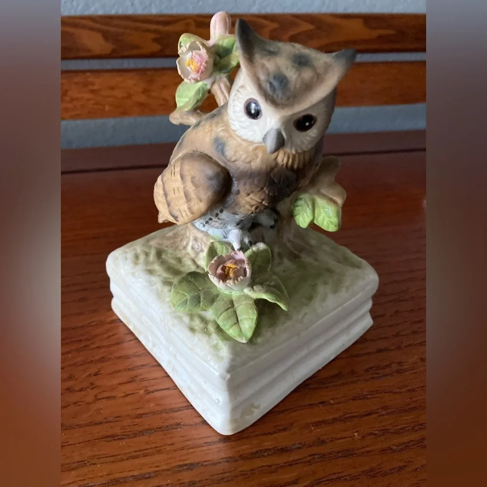 Vintage Gorham owl music box plays